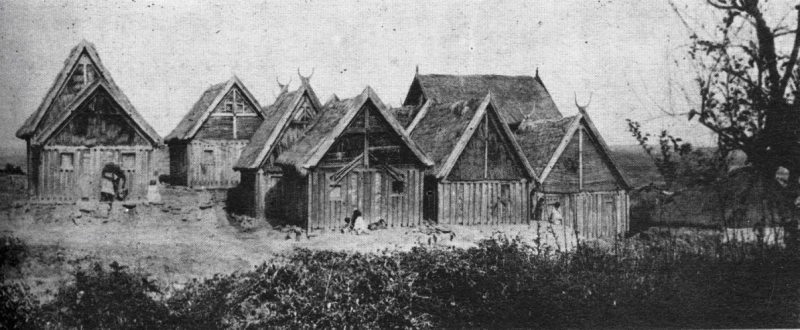 Aspect d’un village du Betsileo au xviiie siècle (d’après une photographie de la fin du xixe. Coll. V.H.B.)